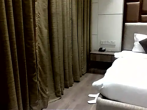 Snapshot of nikhil_s25 chatting on 04-12-26, 10:31 nikhil s25 online show from 04-12-26, 10:31