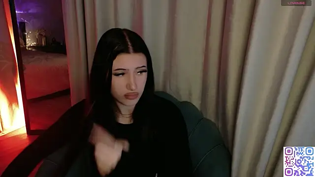 HazelHayesss online show from 04-18-26, 03:49