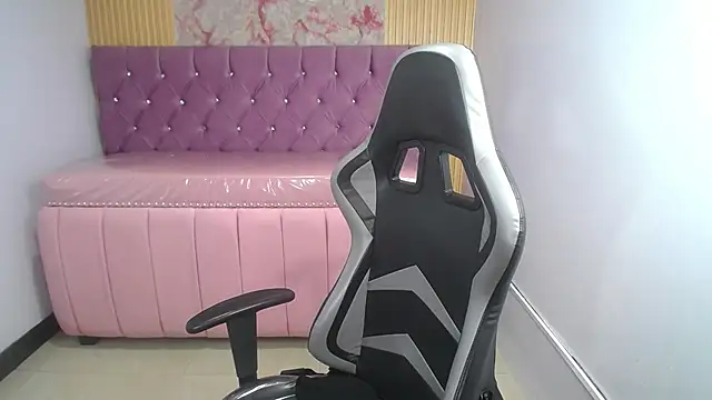 Kailee ch online show from 04-13-26, 01:05