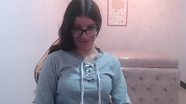Snapshot of Kailee_ch chatting on 05-30-26, 01:30 Kailee ch online show from 05-30-26, 01:30