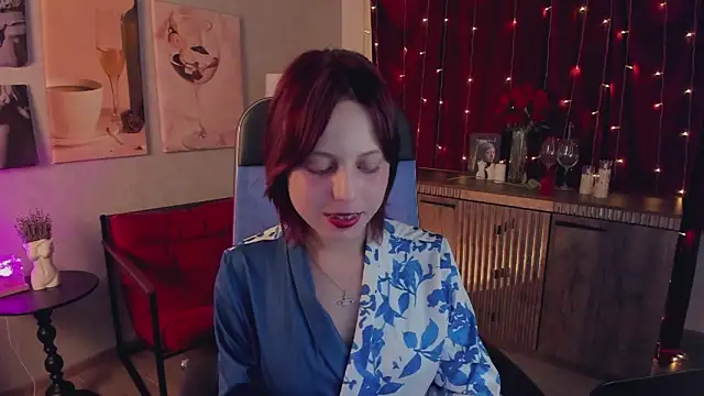 Snapshot of VivienneHebert chatting on 05-11-26, 12:55 VivienneHebert online show from 05-11-26, 12:55