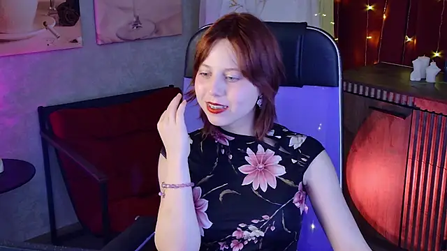 Snapshot of VivienneHebert chatting on 05-16-26, 10:36 VivienneHebert online show from 05-16-26, 10:36