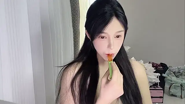 Ruiyaa online show from 04-15-26, 03:41