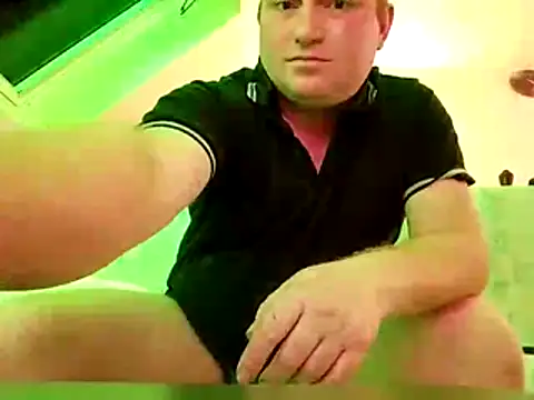 Snapshot of floco90 chatting on 04-13-26, 08:14 floco90 online show from 04-13-26, 08:14