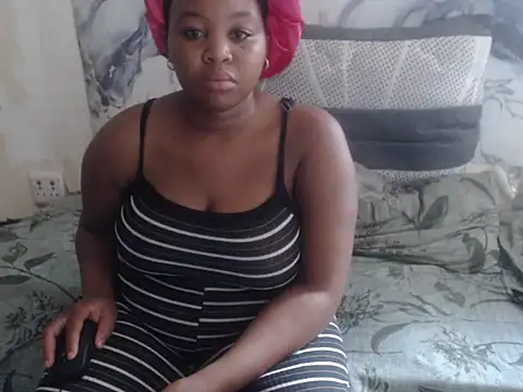 Snapshot of Lillypearl chatting on 04-14-26, 11:05 Lillypearl online show from 04-14-26, 11:05