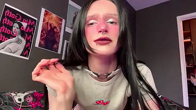 Snapshot of Niky_Long chatting on 04-16-26, 01:45 Niky Long online show from 04-16-26, 01:45