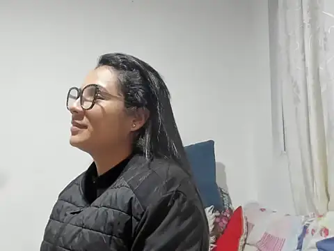 Snapshot of catalinamor chatting on 05-26-26, 01:23 catalinamor online show from 05-26-26, 01:23