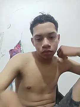 Snapshot of curious_straight_guy chatting on 05-15-26, 03:02 curious straight guy online show from 05-15-26, 03:02