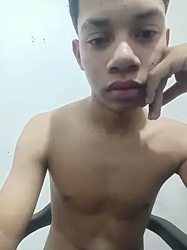 Snapshot of curious_straight_guy chatting on 05-24-26, 02:33 curious straight guy online show from 05-24-26, 02:33