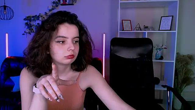 nikki kiss  online show from 06-01-26, 08:27