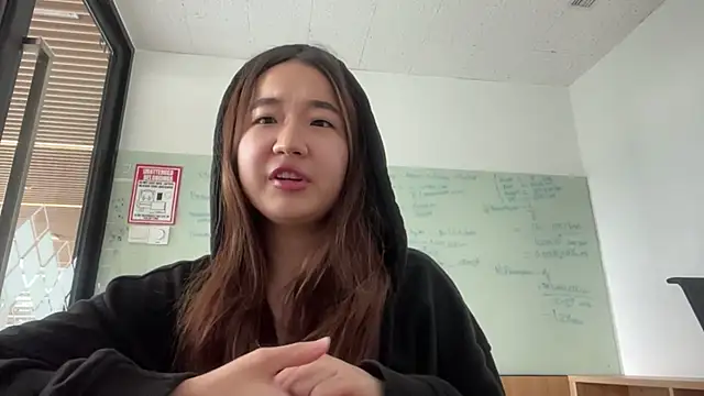 MalloryAlpis online show from 04-16-26, 08:59