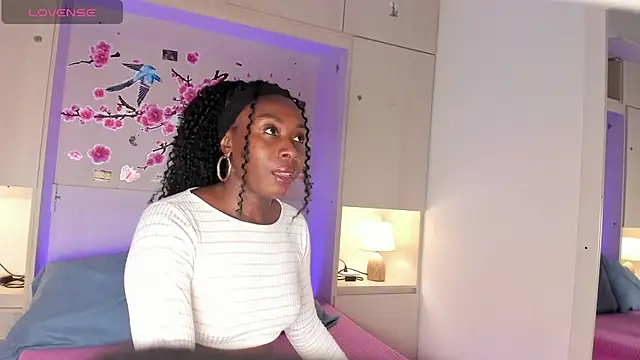 Snapshot of TaylorBloom chatting on 05-29-26, 11:52 TaylorBloom online show from 05-29-26, 11:52