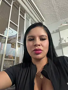 Elara Luxe online show from 07-21-26, 11:07
