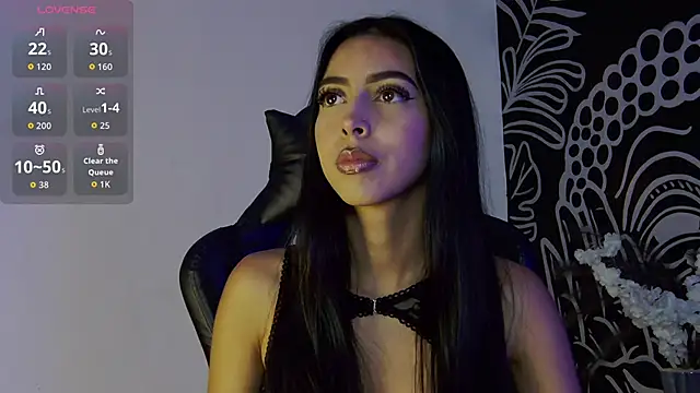 Mia Gloww  online show from 04-22-26, 08:10