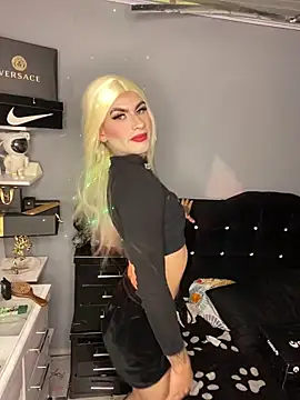 Snapshot of valen_lewiiz chatting on 05-15-26, 10:39 valen lewiiz online show from 05-15-26, 10:39