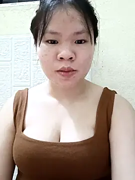 Snapshot of Seraphinahh chatting on 04-17-26, 03:04 Seraphinahh online show from 04-17-26, 03:04