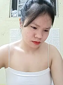 Snapshot of Seraphinahh chatting on 05-06-26, 05:07 Seraphinahh online show from 05-06-26, 05:07