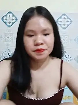 Snapshot of Seraphinahh chatting on 05-17-26, 02:02 Seraphinahh online show from 05-17-26, 02:02