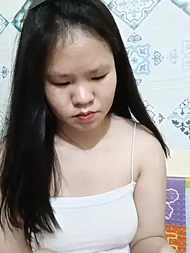 Snapshot of Seraphinahh chatting on 06-05-26, 02:23 Seraphinahh online show from 06-05-26, 02:23