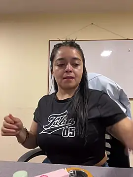 Selene  Ferrer online show from 04-15-26, 01:29