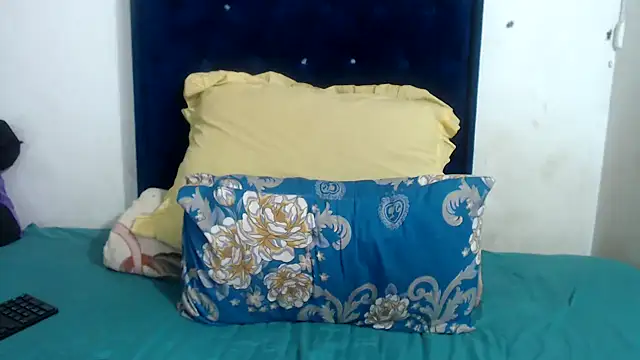 Snapshot of NAUGHTYNATASHAXX34 chatting on 05-26-26, 12:12 NAUGHTYNATASHAXX34 online show from 05-26-26, 12:12
