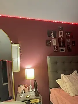 Charlotte james1 online show from 04-15-26, 12:17