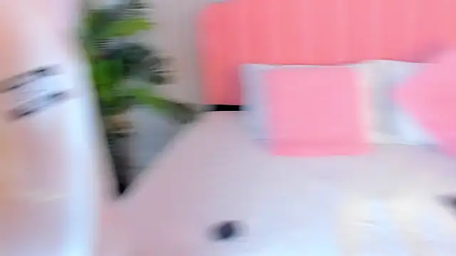 Snapshot of sweett_fire chatting on 04-18-26, 07:58 sweett fire online show from 04-18-26, 07:58