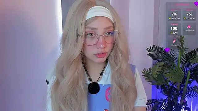 Snapshot of sweett_fire chatting on 05-19-26, 06:03 sweett fire online show from 05-19-26, 06:03