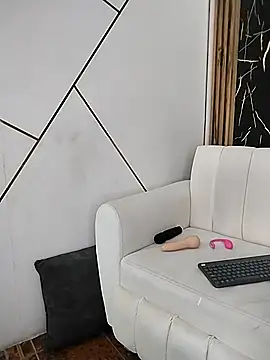 Snapshot of Julianas_pm chatting on 04-14-26, 05:41 Julianas pm online show from 04-14-26, 05:41