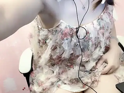 Luna3579 online show from 04-25-26, 09:23