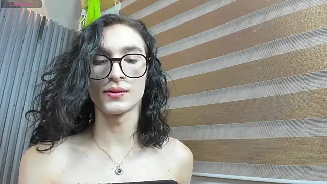 Snapshot of Shammy_rosse chatting on 06-01-26, 07:37 Shammy rosse online show from 06-01-26, 07:37