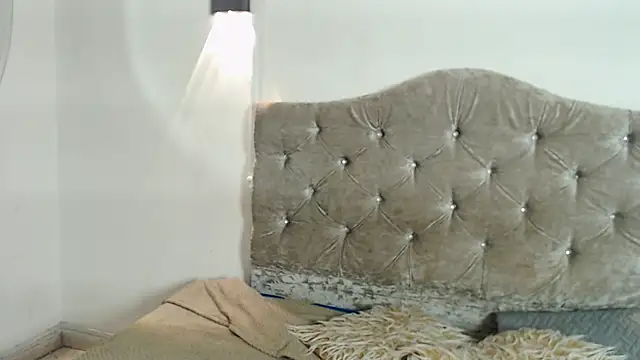 hinataleecss online show from 04-24-26, 10:07