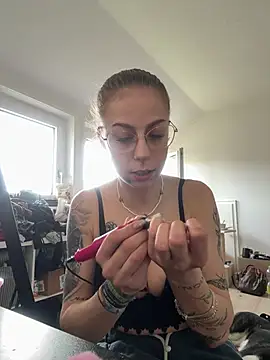 BeatBaddie online show from 04-15-26, 03:30