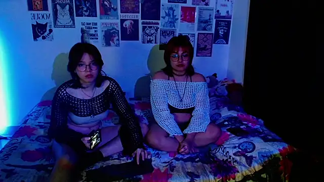 Red-Cherry2 online show from 05-17-26, 06:11