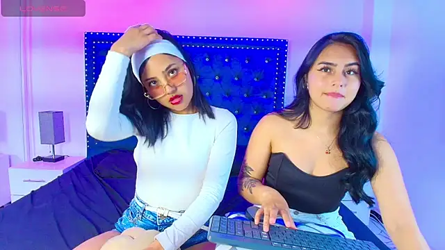 Snapshot of Serena_and_zoe chatting on 04-15-26, 07:32 Serena and zoe online show from 04-15-26, 07:32