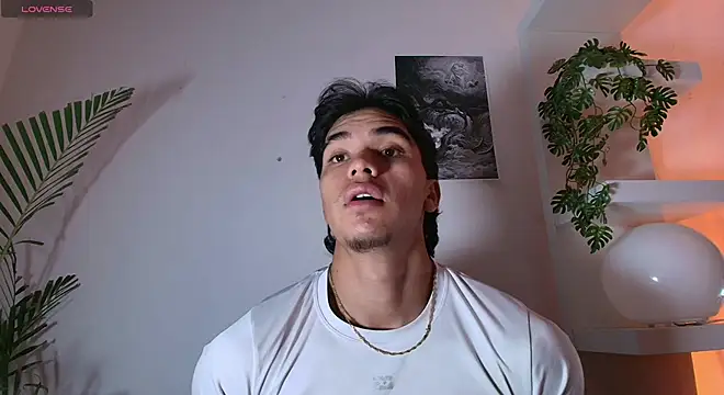Snapshot of andyypalmer_ chatting on 05-12-26, 05:48 andyypalmer online show from 05-12-26, 05:48
