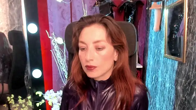 Snapshot of Queenscarlettsecret chatting on 04-16-26, 07:03 Queenscarlettsecret online show from 04-16-26, 07:03