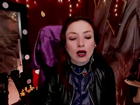 Snapshot of Queenscarlettsecret chatting on 05-01-26, 04:55 Queenscarlettsecret online show from 05-01-26, 04:55