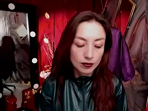 Snapshot of Queenscarlettsecret chatting on 05-11-26, 01:50 Queenscarlettsecret online show from 05-11-26, 01:50
