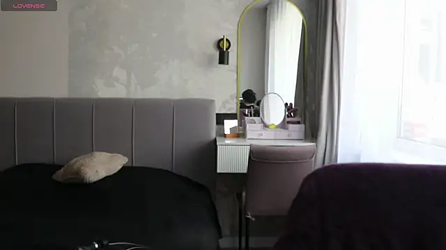 ellyellow online show from 04-17-26, 06:27