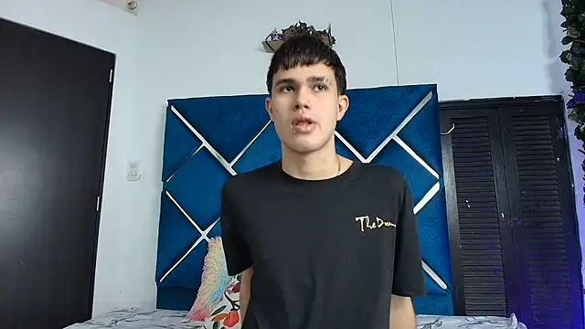 EdwinBoys online show from 06-08-26, 02:17
