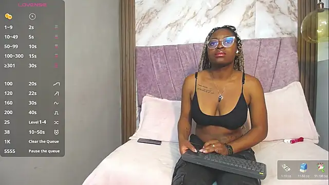 Snapshot of Candy_Williamss chatting on 04-24-26, 08:11 Candy Williamss online show from 04-24-26, 08:11