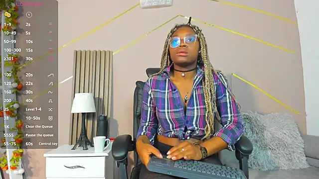 Snapshot of Candy_Williamss chatting on 05-07-26, 07:52 Candy Williamss online show from 05-07-26, 07:52