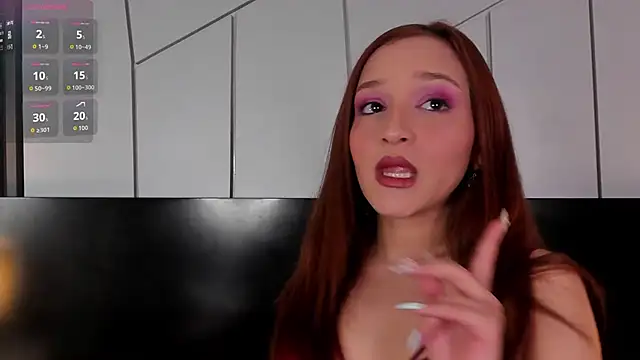 Snapshot of leahluna chatting on 05-05-26, 07:33 leahluna online show from 05-05-26, 07:33