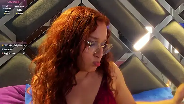 Snapshot of leahluna chatting on 05-30-26, 08:33 leahluna online show from 05-30-26, 08:33
