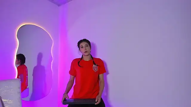 AdharaHamilton  online show from 04-20-26, 12:57