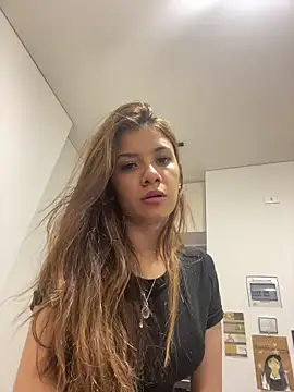 Snapshot of SweetMiaStone chatting on 04-16-26, 04:35 SweetMiaStone online show from 04-16-26, 04:35