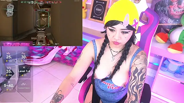 Snapshot of MakiGG_ chatting on 04-21-26, 01:42 MakiGG online show from 04-21-26, 01:42