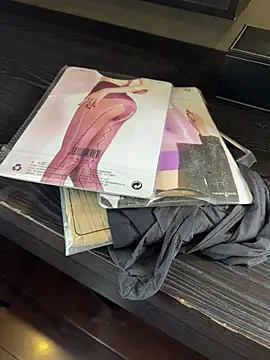 Snapshot of XiaoHonger chatting on 04-16-26, 06:58 XiaoHonger online show from 04-16-26, 06:58