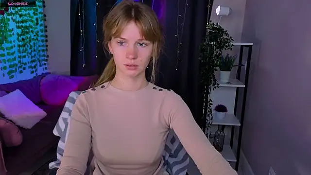 crystalkris  online show from 06-11-26, 01:42